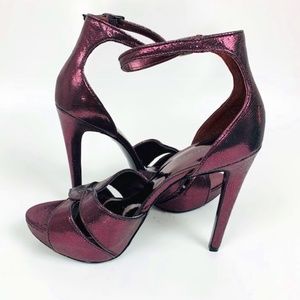 Nine West metallic grape/purple heels. 7M. NWOT.